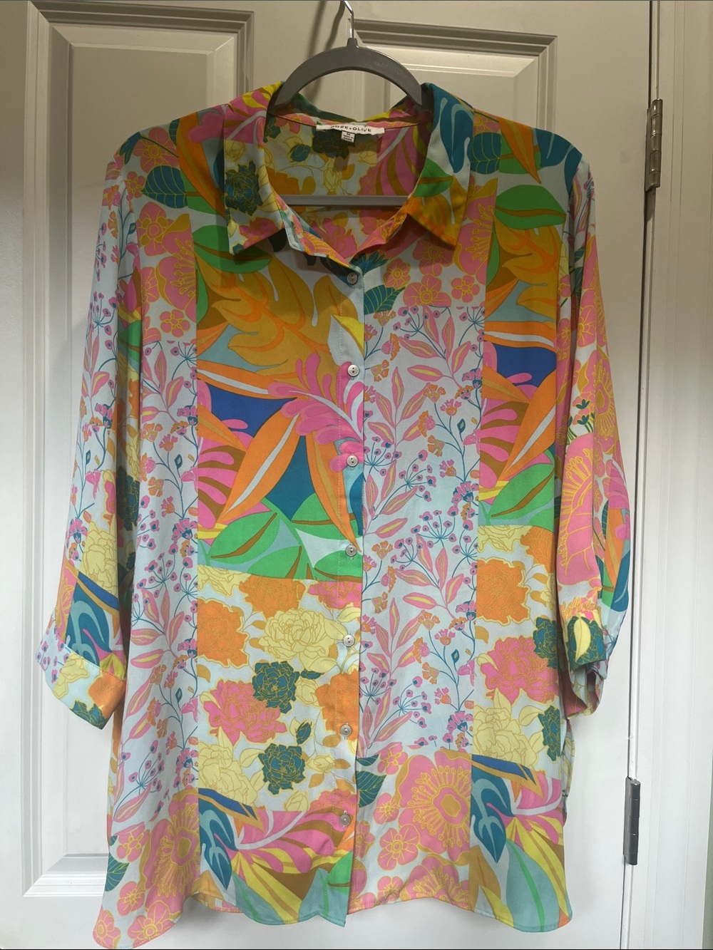 Rose & Olive Multicolor Floral Button-Front Blouse